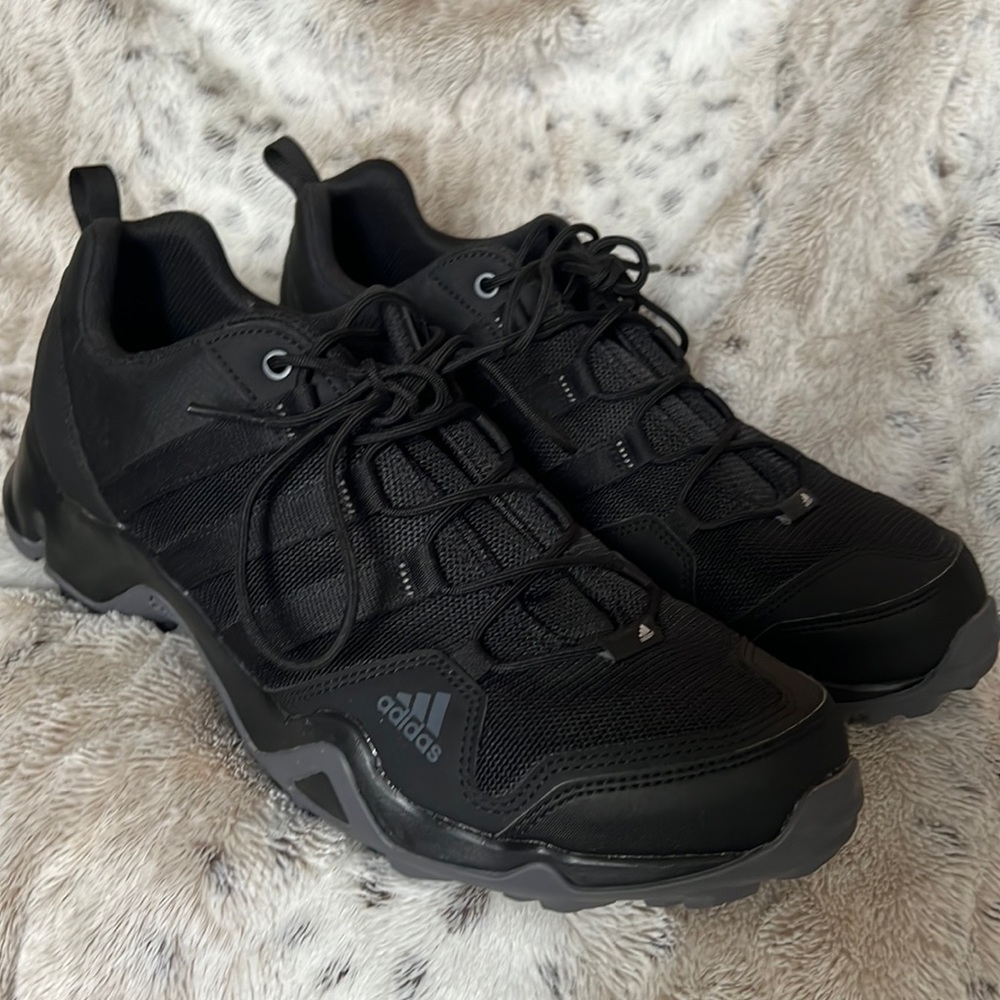 Men’s Adidas Tennis shoes